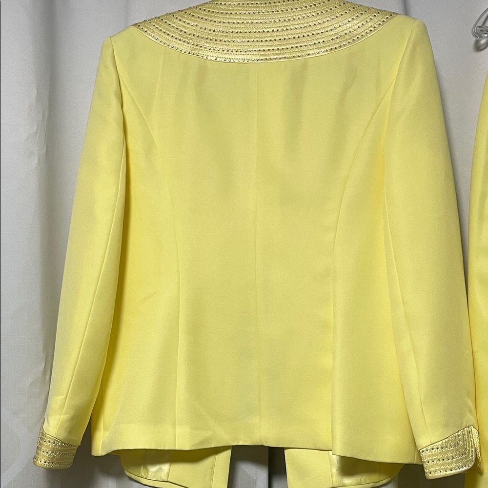 EY Boutique Pastel yellow 2 piece skirt blazer set - Picture 9 of 11